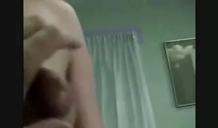 Homem com óculos pormo amador brasileiro shorts mulher madura com shorts