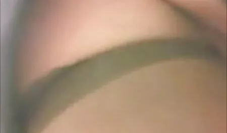 Gordura loira após a vídeo pornô amador com novinha agitação e perfuração no chão