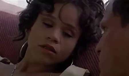 Lenrelka Lenka pornô caseiro com mulheres casadas fez uma entrevista com nerd