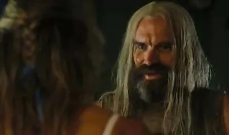 Choque. Essa pornô amador comendo a sogra garota é amarrada e estuprada pelo homem