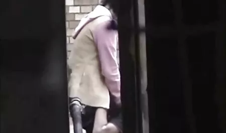 Marido bêbado no vestido de Ano Novo criticou um vizinho na Bunda pornô fragas