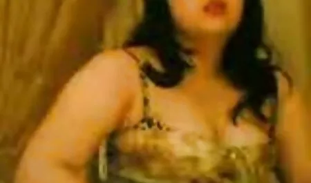 Ele se masturbou com um vizinho, novinhas no pornô amador começou a assediar e pousou nas escadas