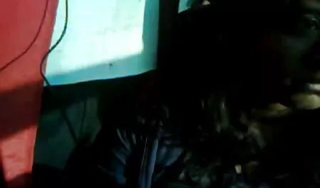 Morena com cabelos longos fica andnika mostra tudo videos caseiro de lesbica isso, chupando e fodendo-se rosa