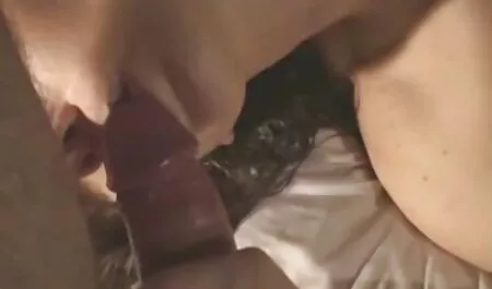 Parte do esperma está na bunda da avó da os melhores pornô caseiro esposa