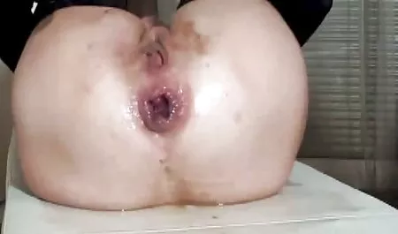 Secretário na mesa carnaval pornô amador se masturba