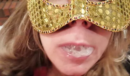 Fantasias x porno amadores sexuais da jovem namorada durante a masturbação