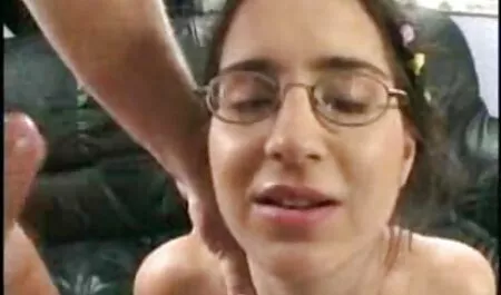 CRA menina feminina perguntou ao marido como pornô amador amador fazer xixi no banheiro