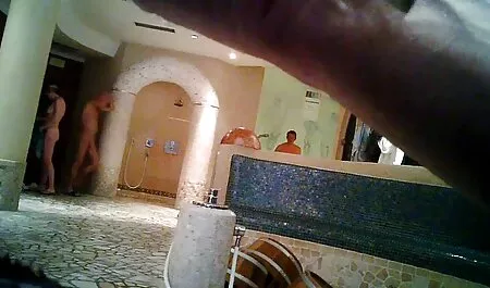 Helen assistir filme porno amador online tinha dor de cabeça, então seu marido ligou para o médico, e quando eles chegaram, eles a trataram com órgãos