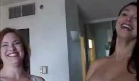 Esticada video prono amadores Anal leva quatro galos