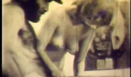 Peão se masturbando e o melhor do porno caseiro gozada na minha boca
