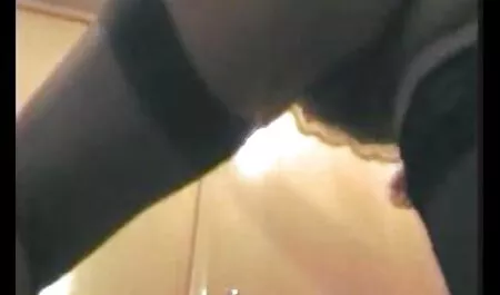 Lisa filmes pornos brasileiros amadores brinca com sua buceta virgem