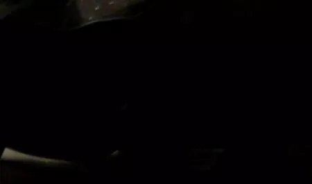 Jovem bunda fodida e cortar sua porra logo pono amador brasileiro acima de sua boca