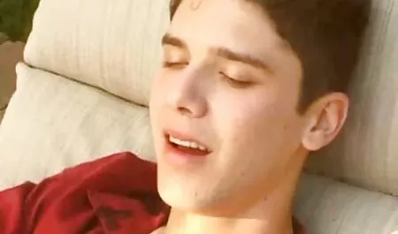 Magro menina em A oculto câmara em a banheiro washes dela bichano assistir porno caiu na net