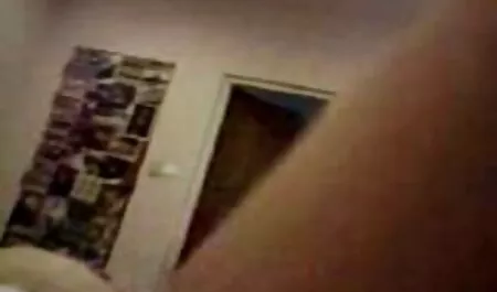 Menino faz videos caseiros porno brasileiro mãe sem puxar sua calcinha e balançando