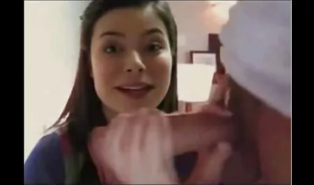 A garota que lubrifica sua magia com óleo amadoras porno tube